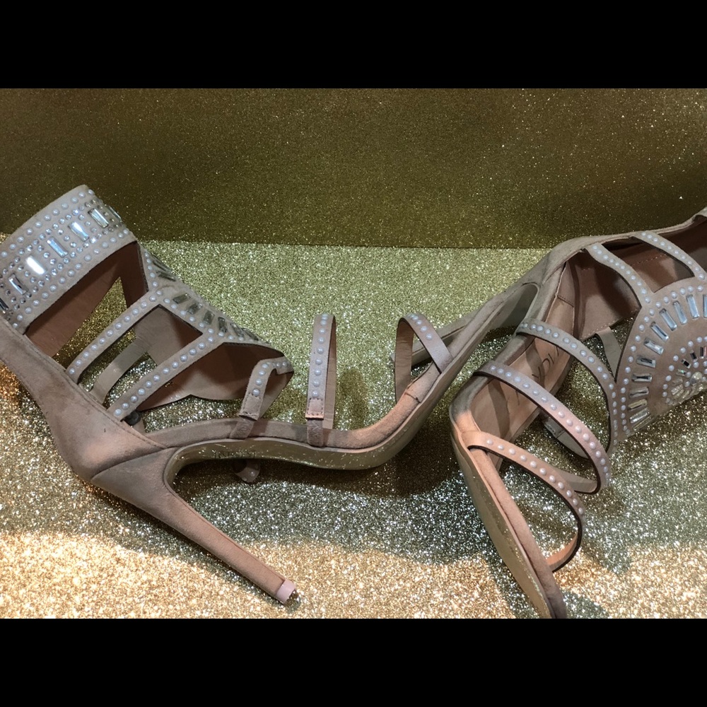 Beige statement sandals. Brand new with box. - Picture 5 of 5
